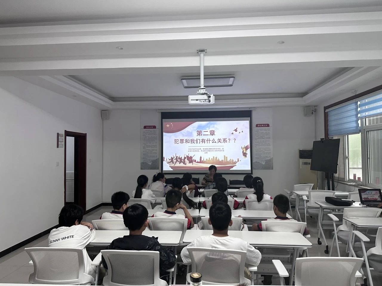 预防未成年人犯罪普法进社区6.jpg