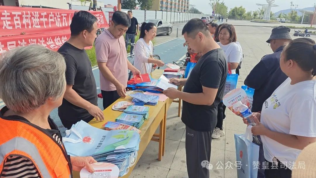平安法制宣传周走进东江洞村2.jpg