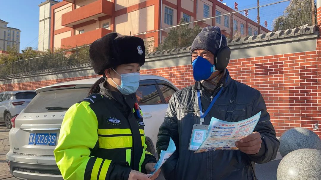 交警元旦4.jpg