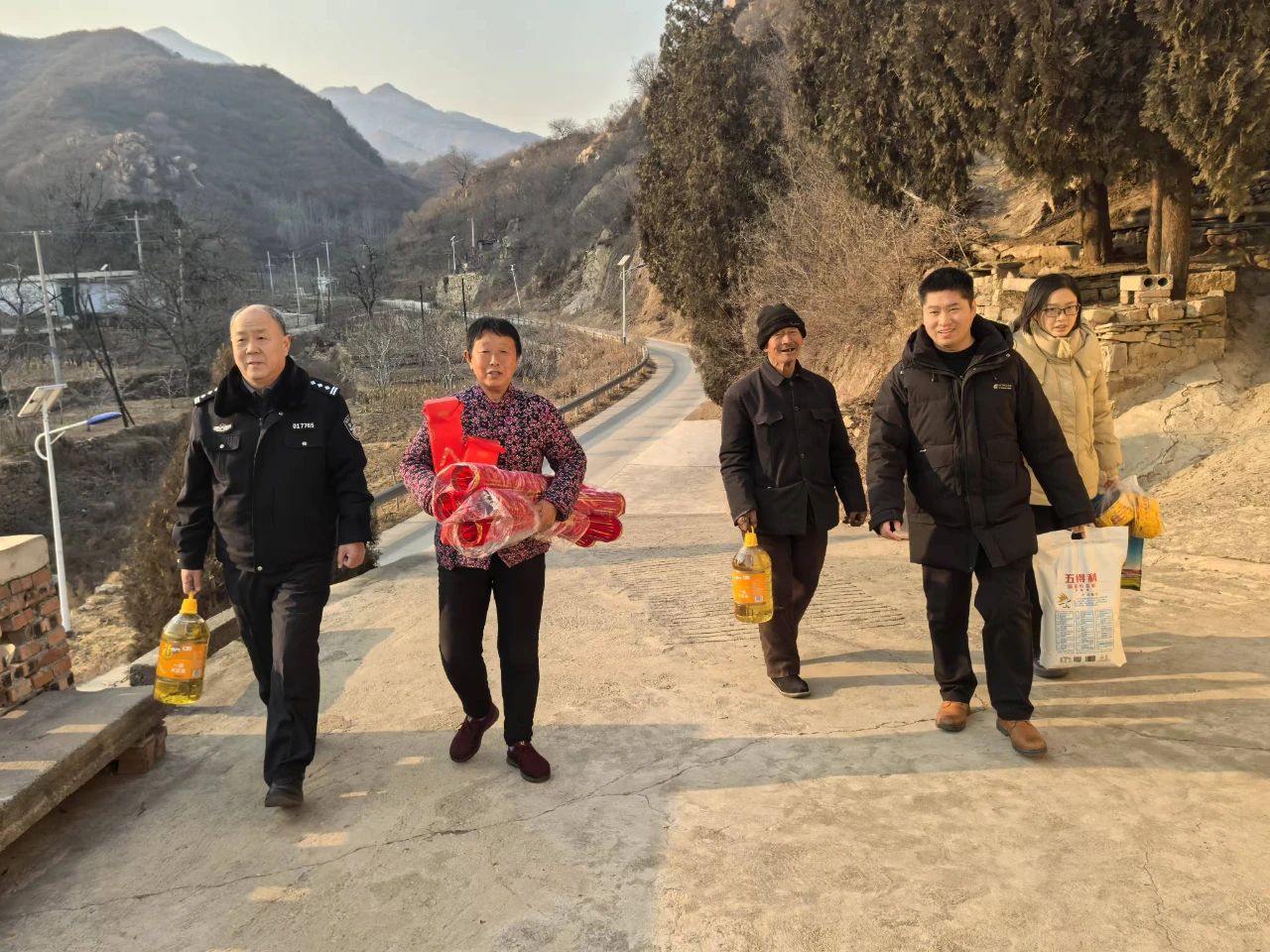 公安局新春走基层5.jpg