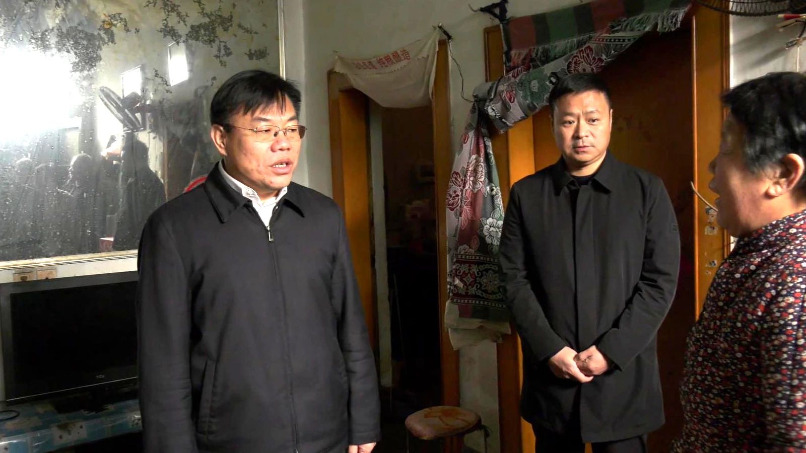 1737874956237335.jpg 陈宏锋 卢占军春节2.jpg