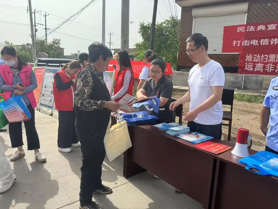“典”亮五月 法治相伴|赞皇法院开展“民法典”普法宣传活动